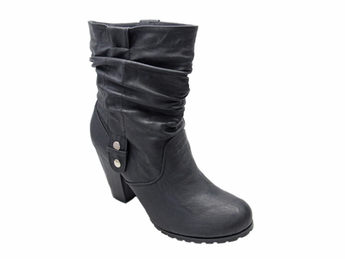 Bootee black soft wrinkled