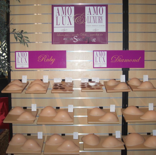 showroom-amolux-silicone-breast-forms