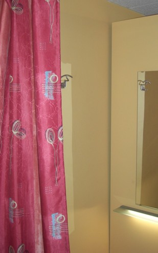 showroom-changing-room