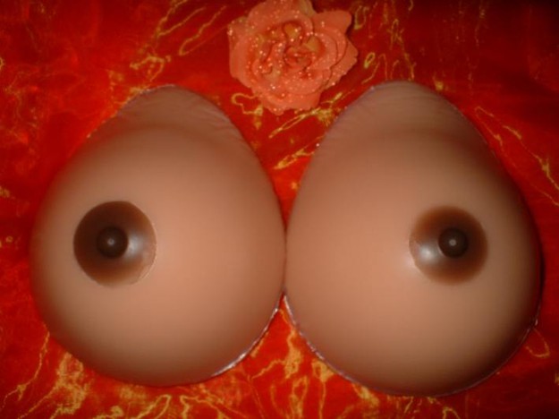 huge-silicone-breast-forms-self-adhesive-152-2.jpg