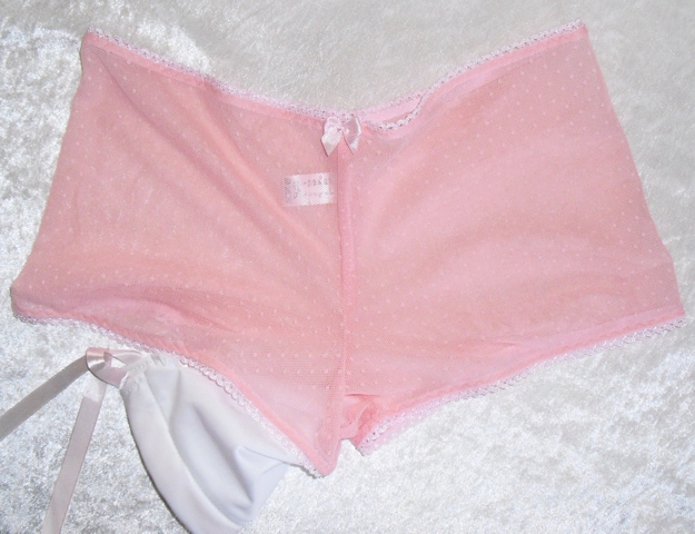 secret-rose-hotpants-2.jpg